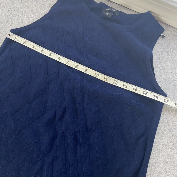 WHBM Sz Medium Textured Knit Sleeveless Sweater Tunic Side Slits Blue Geometric - Picture 13 of 13